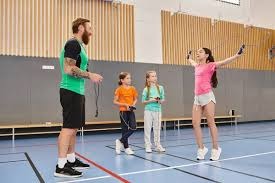 NBA：独行侠轻取公牛 东契奇收获准三双